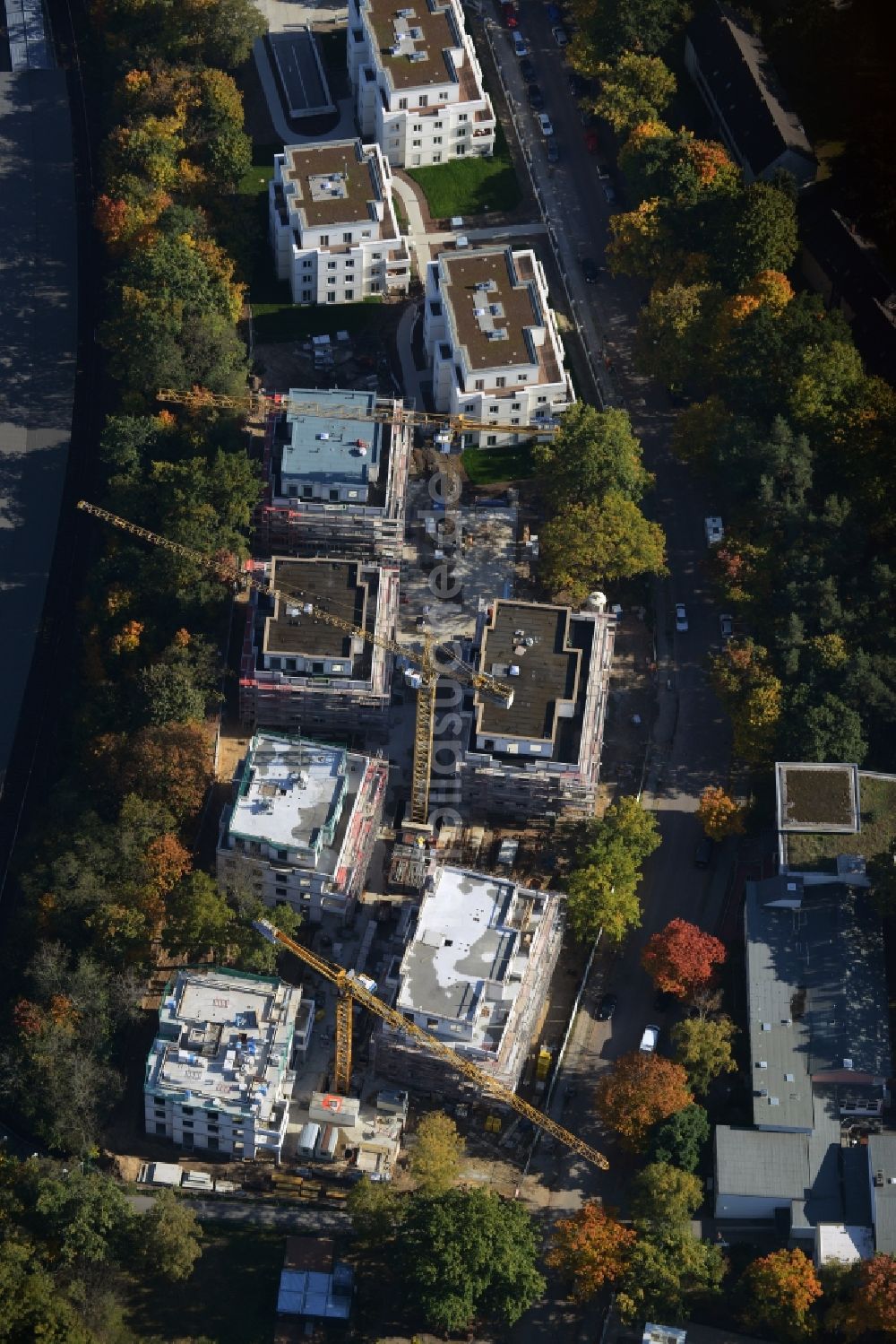 Luftaufnahme Berlin - Baustelle zum Neubau einer Mehrfamilienhaus-Wohnanlage Westendpark in Berlin