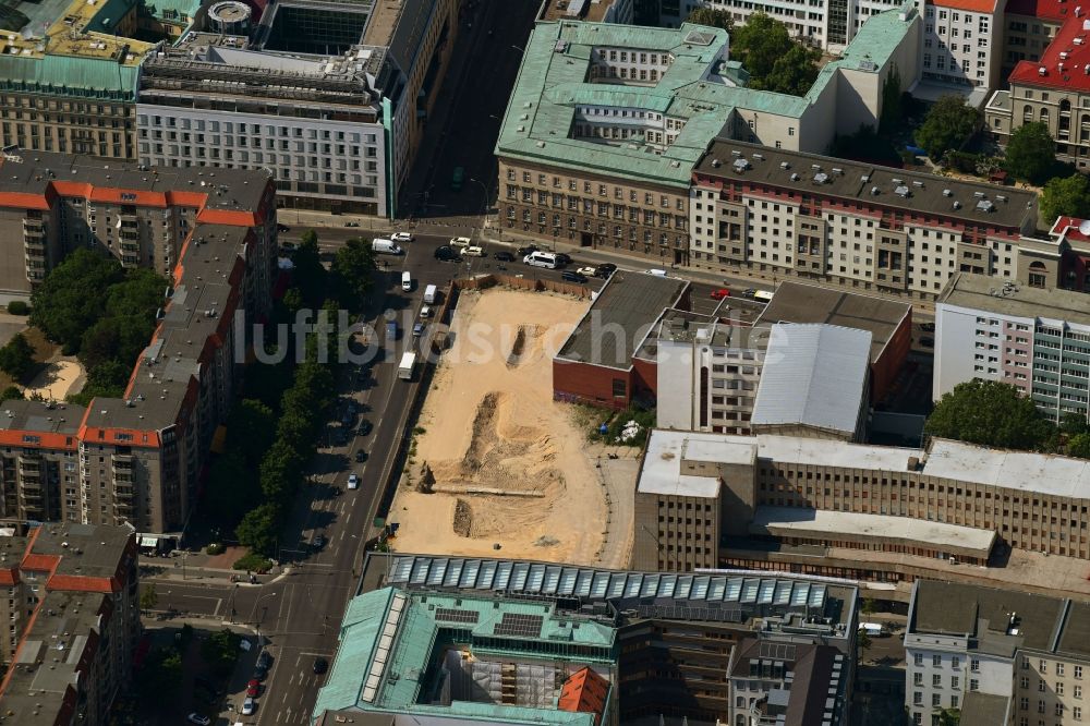 Luftbild Berlin - Baustelle zum Neubau einer Mehrfamilienhaus-Wohnanlage THE WILHELM Berlin im Ortsteil Mitte in Berlin, Deutschland