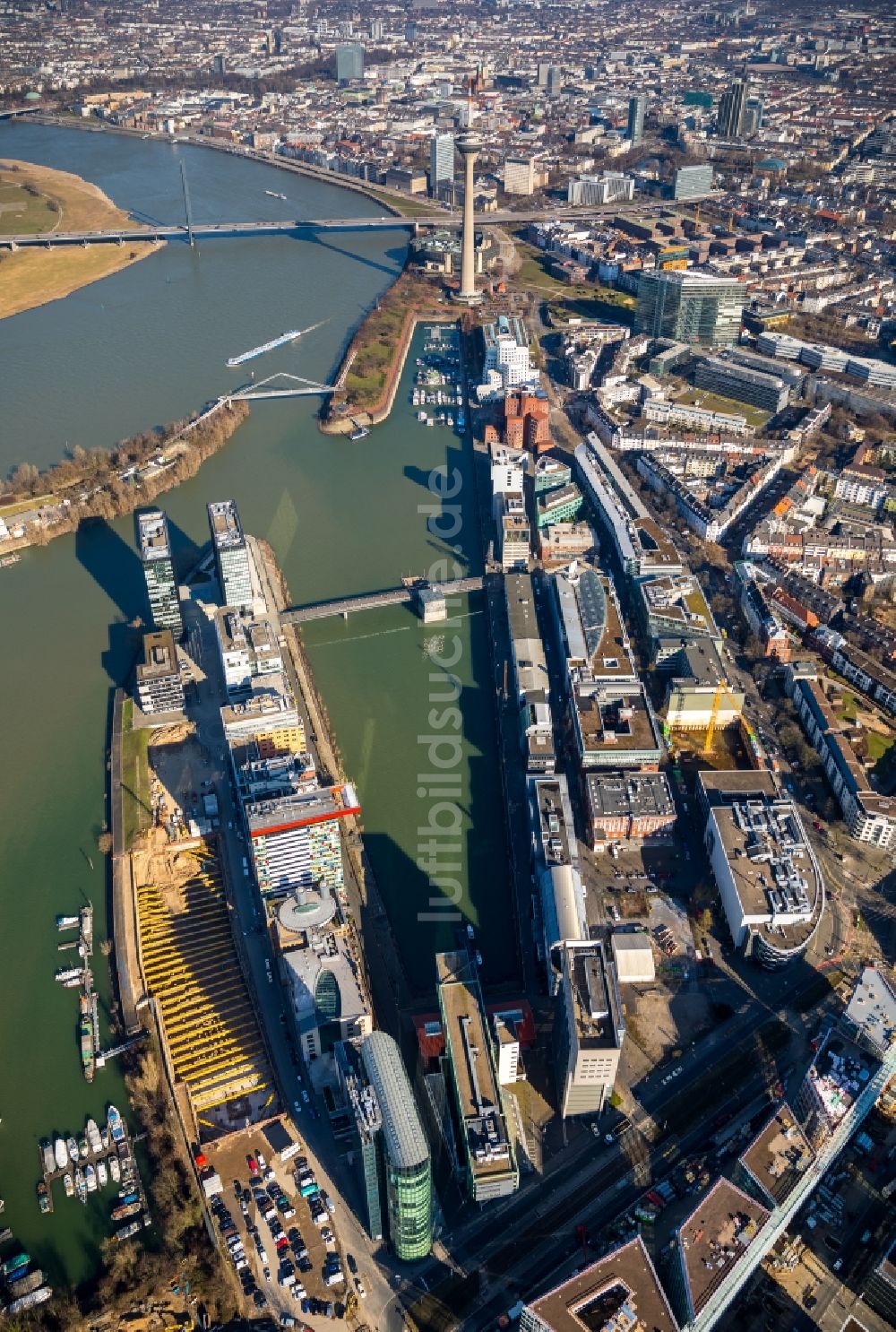 Luftbild Düsseldorf - Baustelle zum Neubau einer Mehrfamilienhaus-Wohnanlage Win Win der FRANKONIA Eurobau AG in Düsseldorf im Bundesland Nordrhein-Westfalen, Deutschland