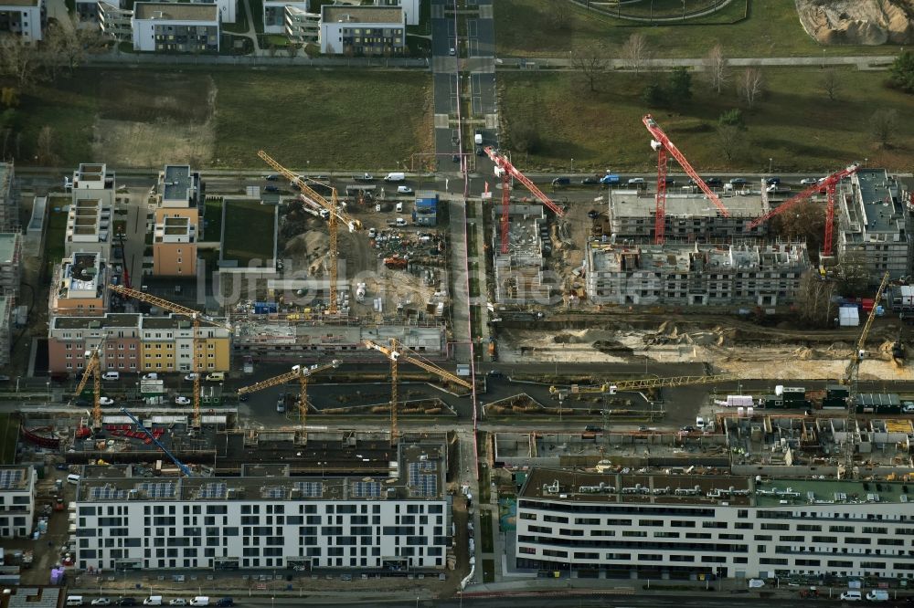 Berlin von oben - Baustelle zum Neubau einer Mehrfamilienhaus-Wohnanlage „ Wohnen am Campus “ an der Rudower Chaussee in Berlin