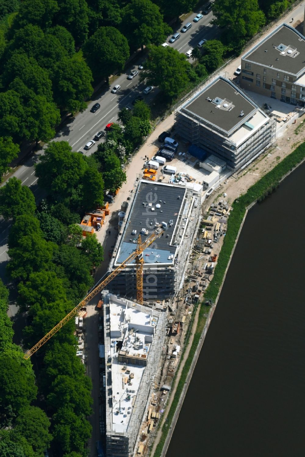 Luftbild Lübeck - Baustelle zum Neubau einer Mehrfamilienhaus-Wohnanlage Wohnen am Falkendamm im Ortsteil St. Jürgen in Lübeck im Bundesland Schleswig-Holstein, Deutschland