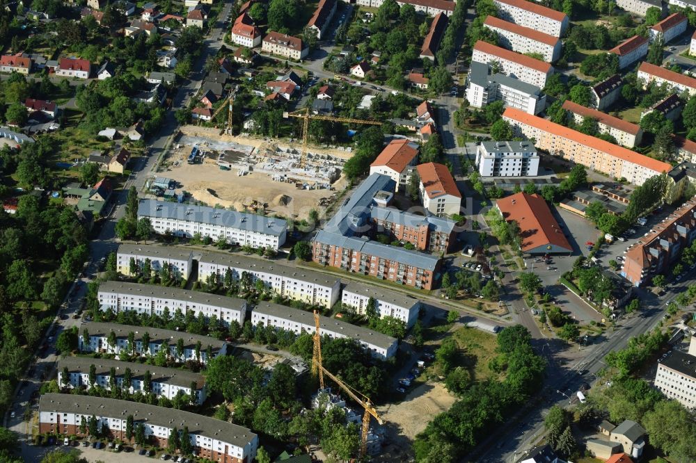 Teltow aus der Vogelperspektive: Baustelle zum Neubau einer Mehrfamilienhaus-Wohnanlage Wohnen am Striewitzweg der Bonava Deutschland GmbH in Teltow im Bundesland Brandenburg, Deutschland