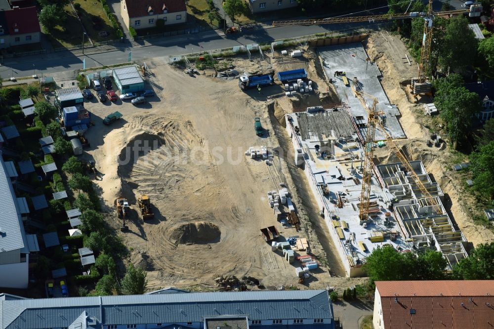 Teltow aus der Vogelperspektive: Baustelle zum Neubau einer Mehrfamilienhaus-Wohnanlage Wohnen am Striewitzweg der Bonava Deutschland GmbH in Teltow im Bundesland Brandenburg, Deutschland