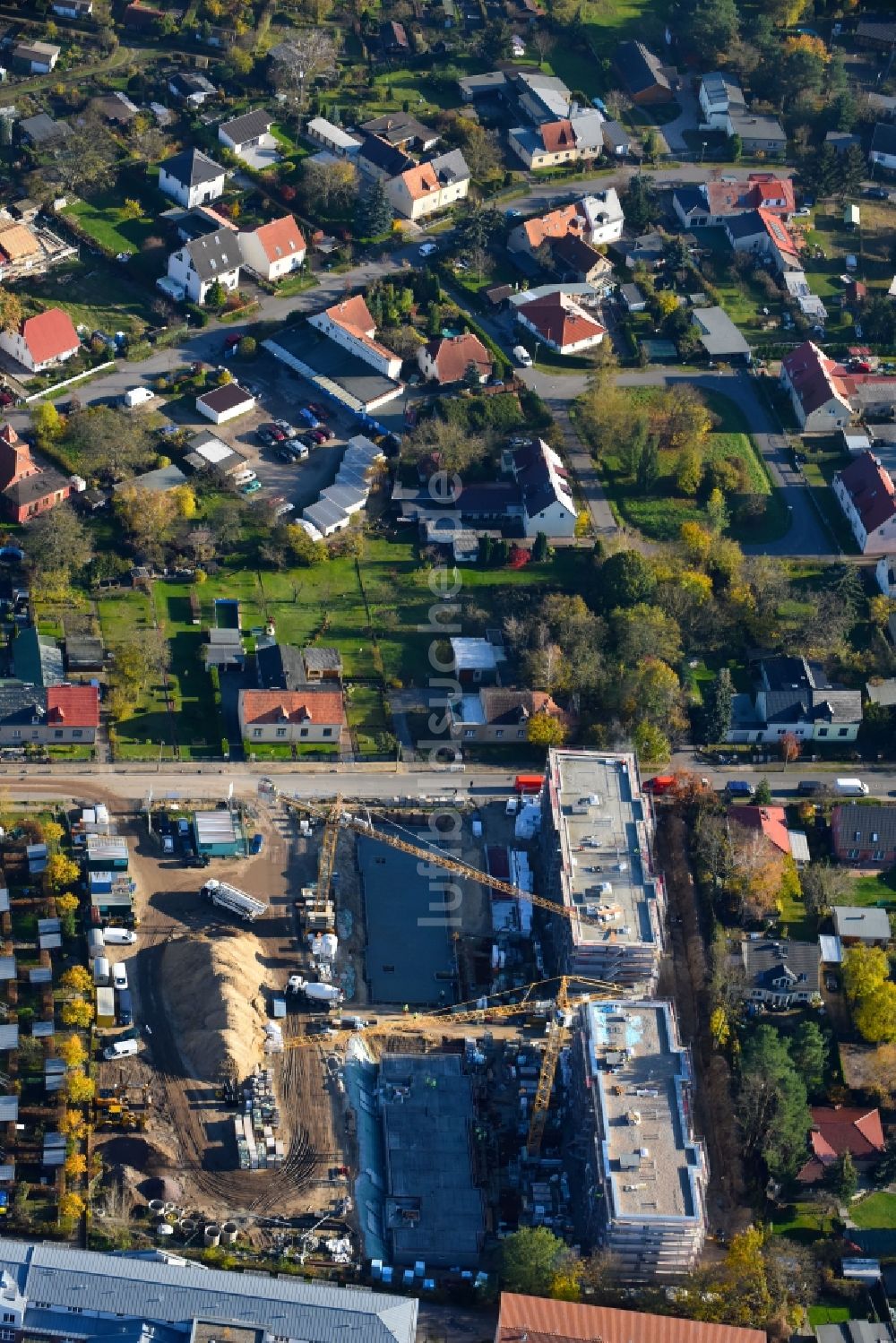 Teltow aus der Vogelperspektive: Baustelle zum Neubau einer Mehrfamilienhaus-Wohnanlage Wohnen am Striewitzweg der Bonava Deutschland GmbH in Teltow im Bundesland Brandenburg, Deutschland