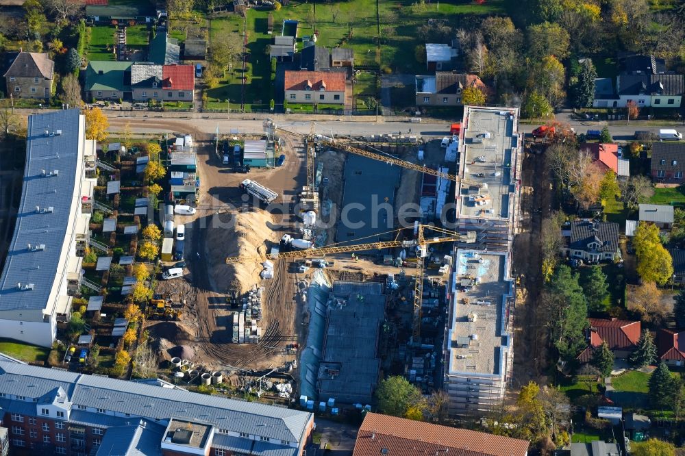 Luftaufnahme Teltow - Baustelle zum Neubau einer Mehrfamilienhaus-Wohnanlage Wohnen am Striewitzweg der Bonava Deutschland GmbH in Teltow im Bundesland Brandenburg, Deutschland