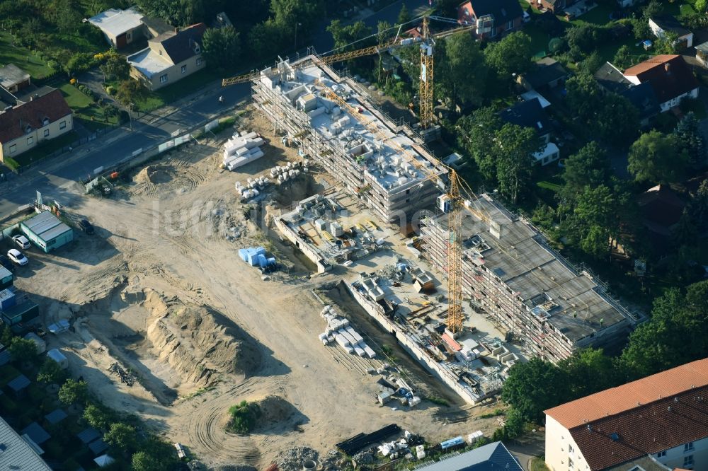 Teltow von oben - Baustelle zum Neubau einer Mehrfamilienhaus-Wohnanlage Wohnen am Striewitzweg der Bonava Deutschland GmbH in Teltow im Bundesland Brandenburg, Deutschland