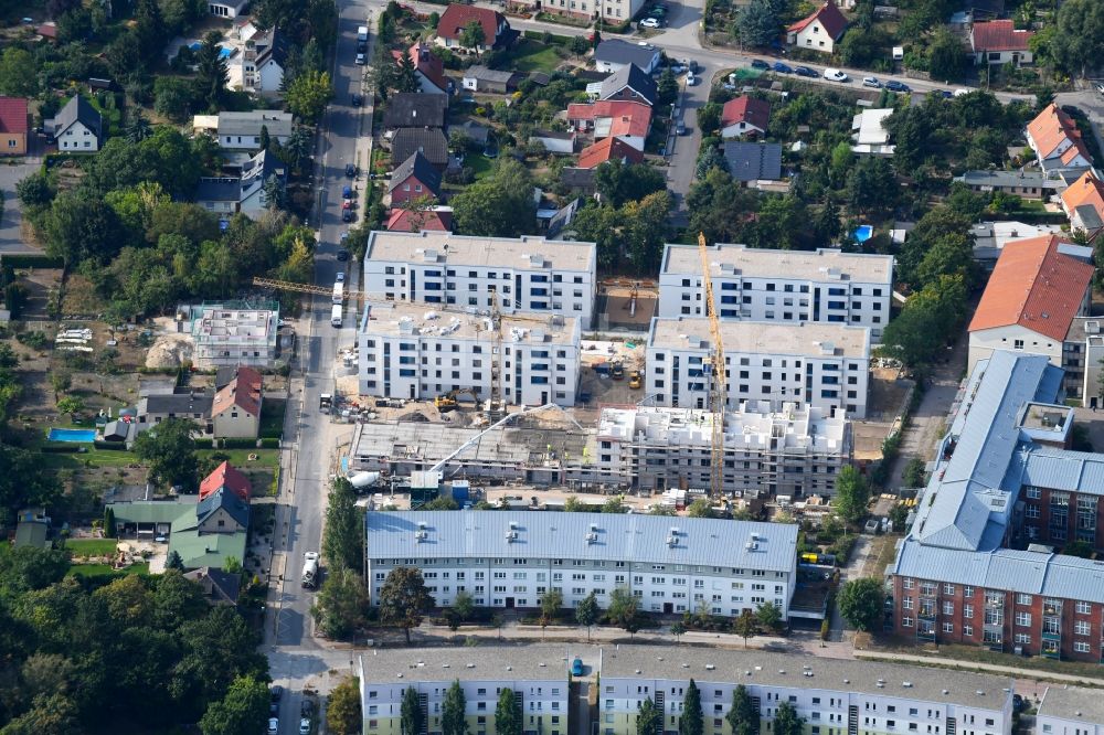 Teltow aus der Vogelperspektive: Baustelle zum Neubau einer Mehrfamilienhaus-Wohnanlage Wohnen am Striewitzweg der Bonava Deutschland GmbH in Teltow im Bundesland Brandenburg, Deutschland