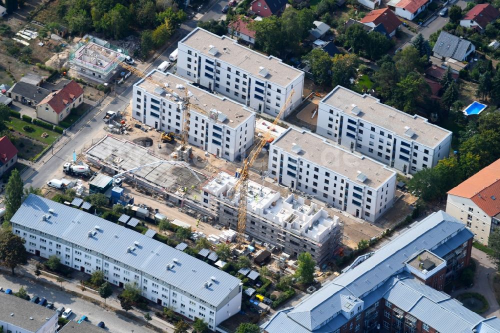 Teltow von oben - Baustelle zum Neubau einer Mehrfamilienhaus-Wohnanlage Wohnen am Striewitzweg der Bonava Deutschland GmbH in Teltow im Bundesland Brandenburg, Deutschland