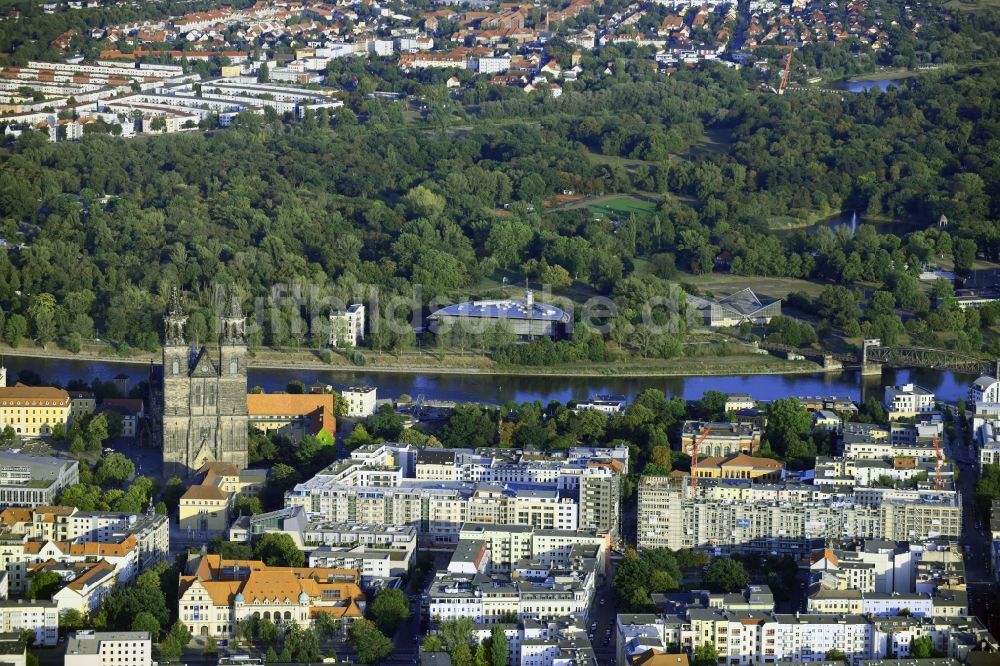 Magdeburg von oben - Baustelle zum Neubau einer Mehrfamilienhaus-Wohnanlage im Zentrum in Magdeburg im Bundesland Sachsen-Anhalt, Deutschland