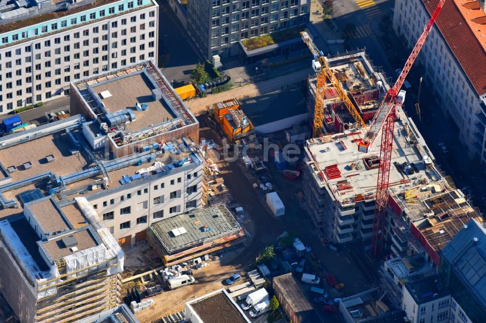 Berlin von oben - Baustelle zum Neubau einer Mehrfamilienhaus-Wohnanlage Zinnowitzer Straße im Ortsteil Mitte in Berlin, Deutschland