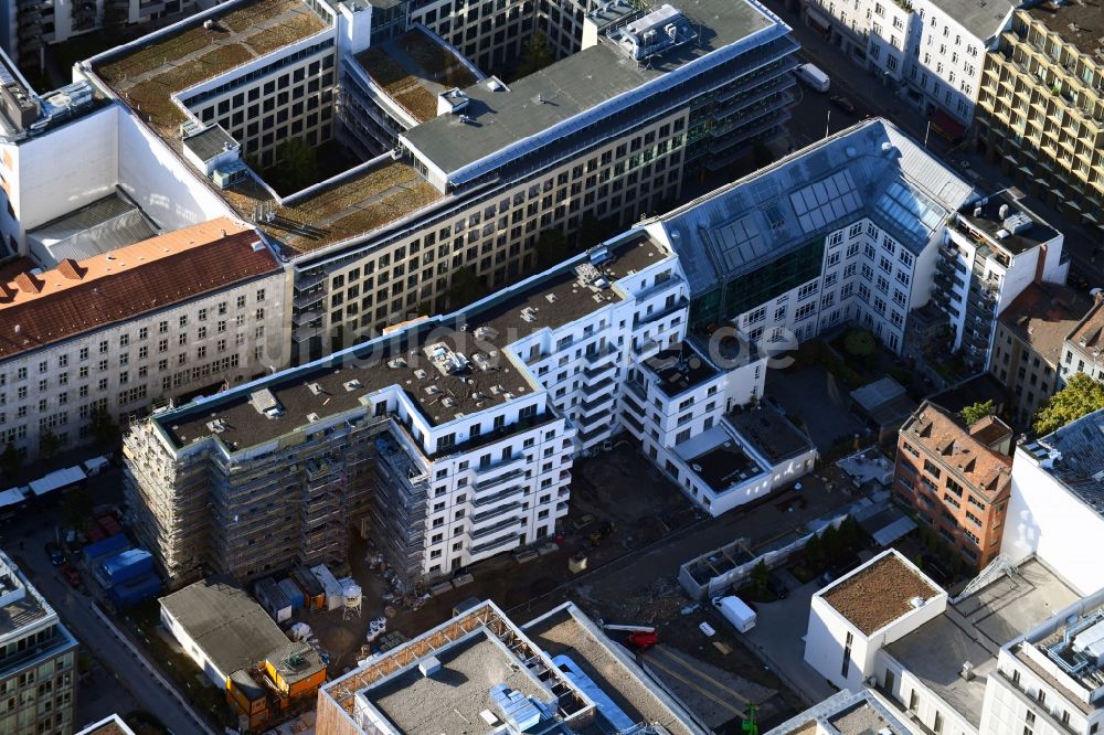 Luftbild Berlin - Baustelle zum Neubau einer Mehrfamilienhaus-Wohnanlage Zinnowitzer Straße im Ortsteil Mitte in Berlin, Deutschland