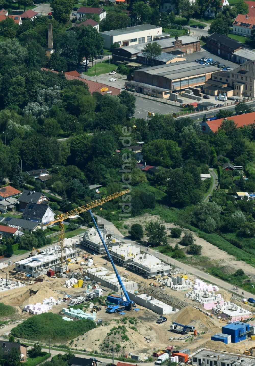 Luftbild Berlin - Baustelle zum Neubau einer Mehrfamilienhaus-Wohnanlage zwischen Wuhleweg und Möwenweg im Ortsteil Kaulsdorf in Berlin, Deutschland