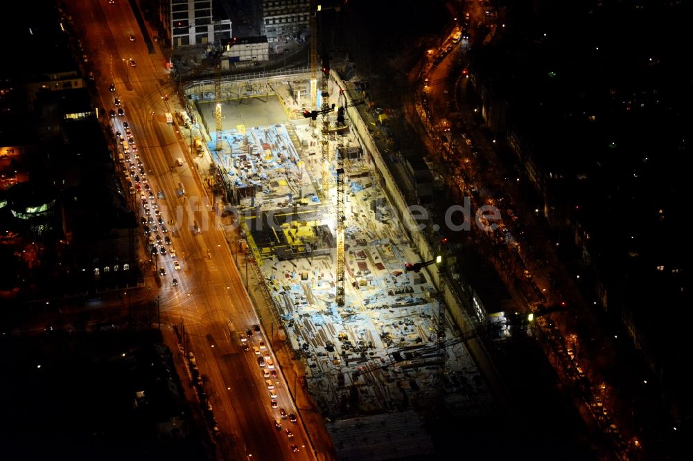 Luftaufnahme München - Baustelle zum Neubau einer Mehrfamilienhaus-Wohnanlageam Schwabinger Tor entlang der Leopoldstraße in München im Bundesland Bayern