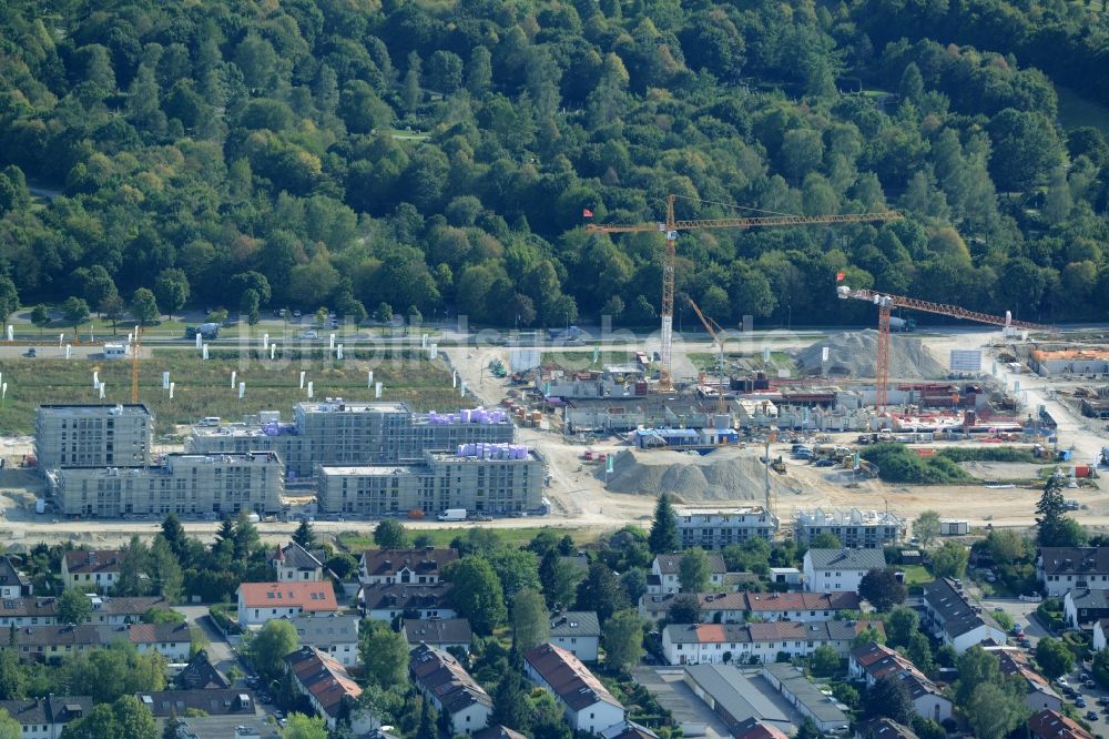 München aus der Vogelperspektive: Baustelle zum Neubau einer Mehrfamilienhaus-Wohnanlageder Terrafinanz GmbH & Co. KG im Stadtteil Perlach in München im Bundesland Bayern