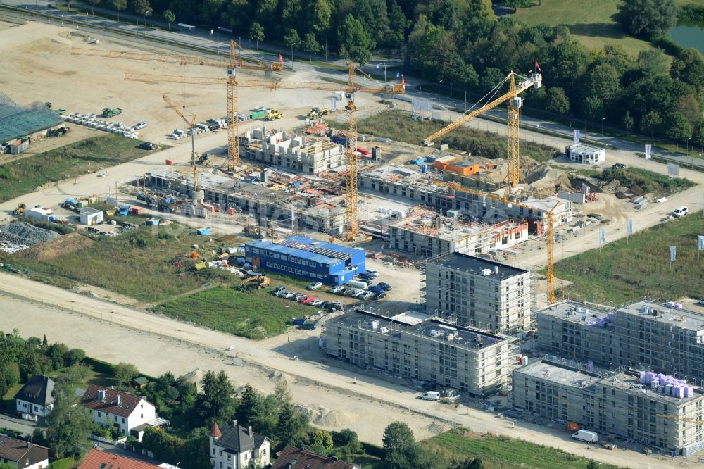 München von oben - Baustelle zum Neubau einer Mehrfamilienhaus-Wohnanlageder Terrafinanz GmbH & Co. KG im Stadtteil Perlach in München im Bundesland Bayern