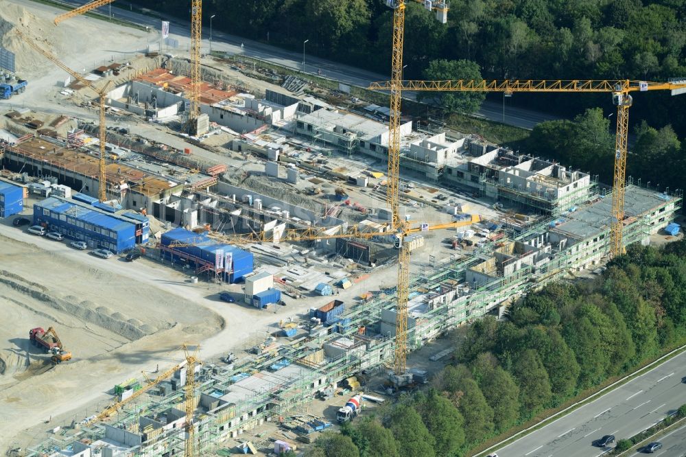 Luftaufnahme München - Baustelle zum Neubau einer Mehrfamilienhaus-Wohnanlageder Terrafinanz GmbH & Co. KG im Stadtteil Perlach in München im Bundesland Bayern