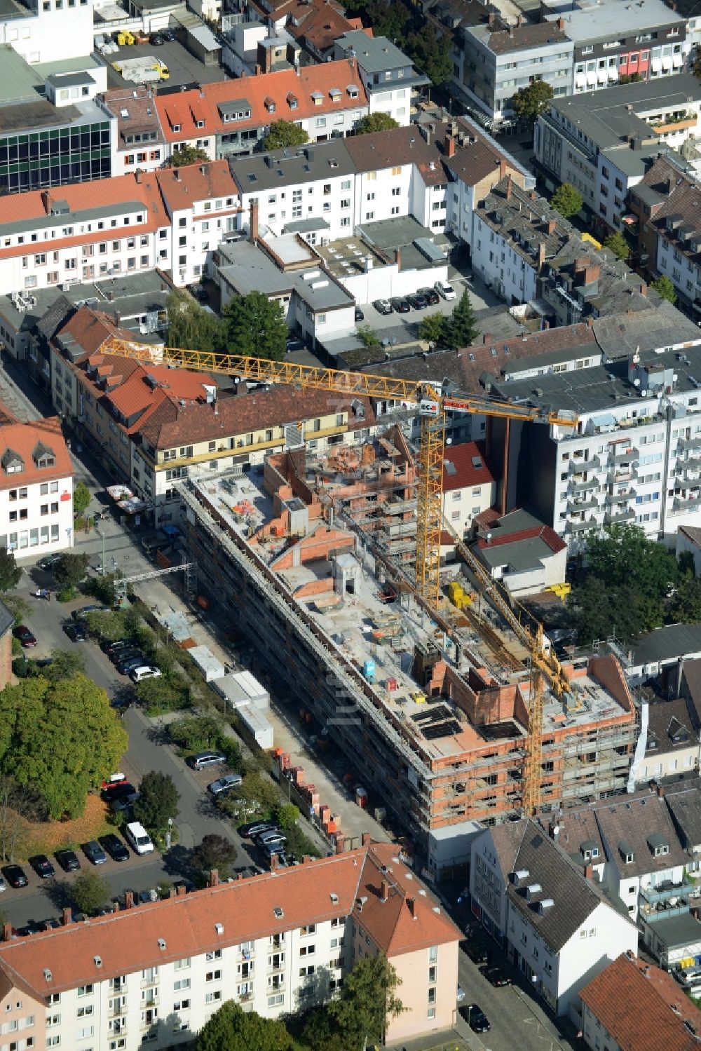 Hanau von oben - Baustelle zum Neubau einer Mehrfamilienhaus-WohnanlageLautenschlägerstraße - Calvinstraße in Hanau im Bundesland Hessen