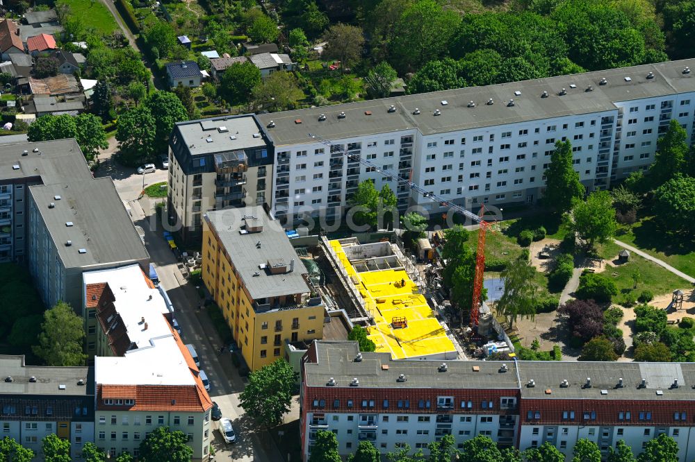 Luftbild Berlin - Baustelle zum Neubau einer Mehrfamilienhaus-Wohnhauses in Berlin, Deutschland