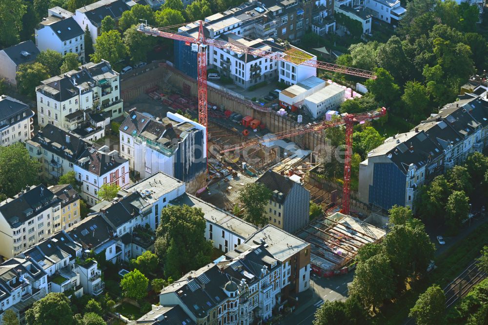 Bonn von oben - Baustelle zum Neubau einer Mehrfamilienhaus-Wohnhauses in Bonn im Bundesland Nordrhein-Westfalen, Deutschland