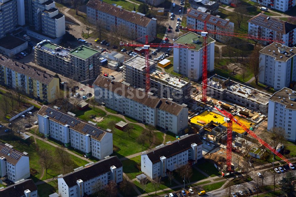 Karlsruhe von oben - Baustelle zum Neubau einer Mehrfamilienhaus-Wohnhauses im Rintheimer Feld in Karlsruhe im Bundesland Baden-Württemberg, Deutschland