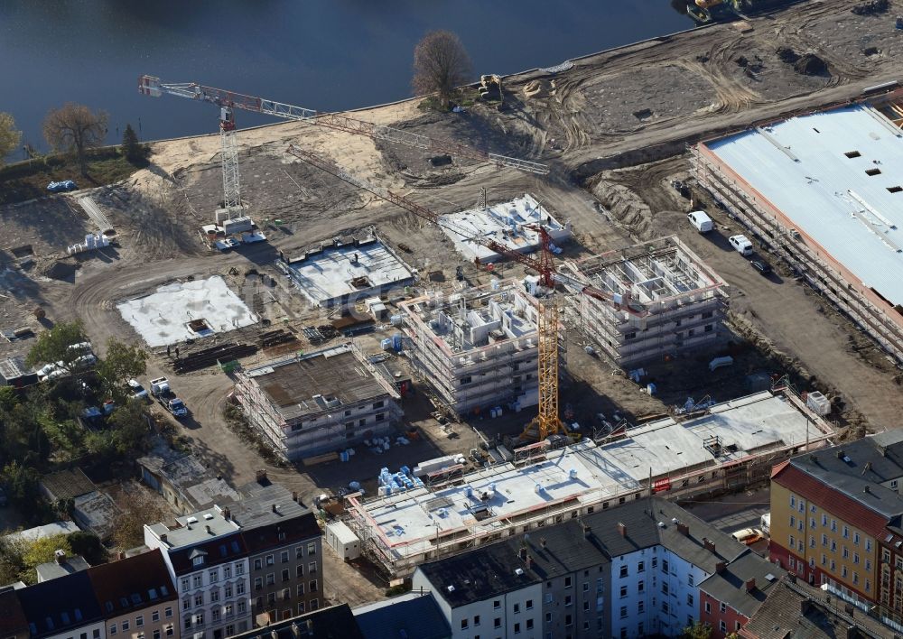 Luftbild Brandenburg an der Havel - Baustelle zum Neubau von Mehrfamilienhäusern und einem REWE-Center - Supermarkt an der Neuendorfer Straße in Brandenburg an der Havel im Bundesland Brandenburg, Deutschland