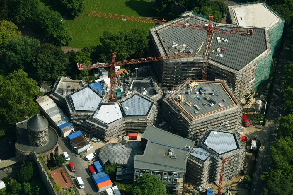 Luftbild Köln - Baustelle zum Neubau eines Mehrzweck- Gebäudekomplex der Bildungslandschaft Altstadt Nord am Gereonswall in Köln im Bundesland Nordrhein-Westfalen, Deutschland