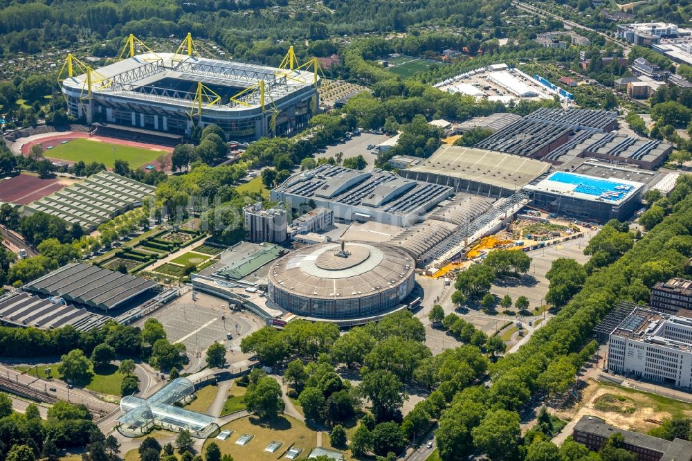 Dortmund aus der Vogelperspektive: Baustelle zum Neubau des Messevorplatzes der Messe Dortmund an den Westfalenhallen Dortmund - Eingang Nord am Rheinlanddamm in Dortmund im Bundesland Nordrhein-Westfalen