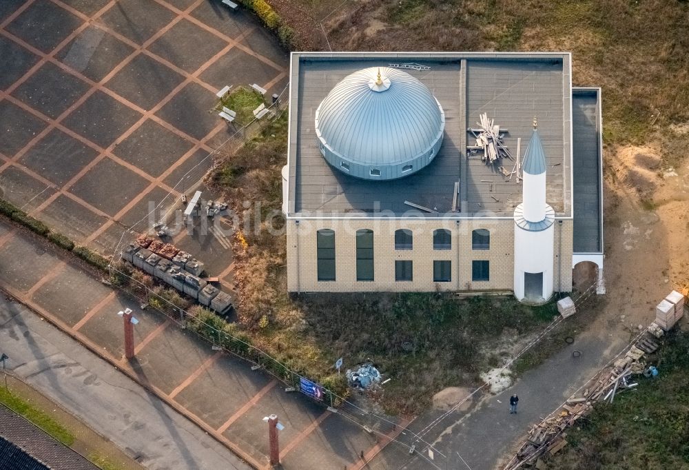 Voerde (Niederrhein) von oben - Baustelle zum Neubau der Moschee im Ortsteil Möllen in Voerde (Niederrhein) im Bundesland Nordrhein-Westfalen