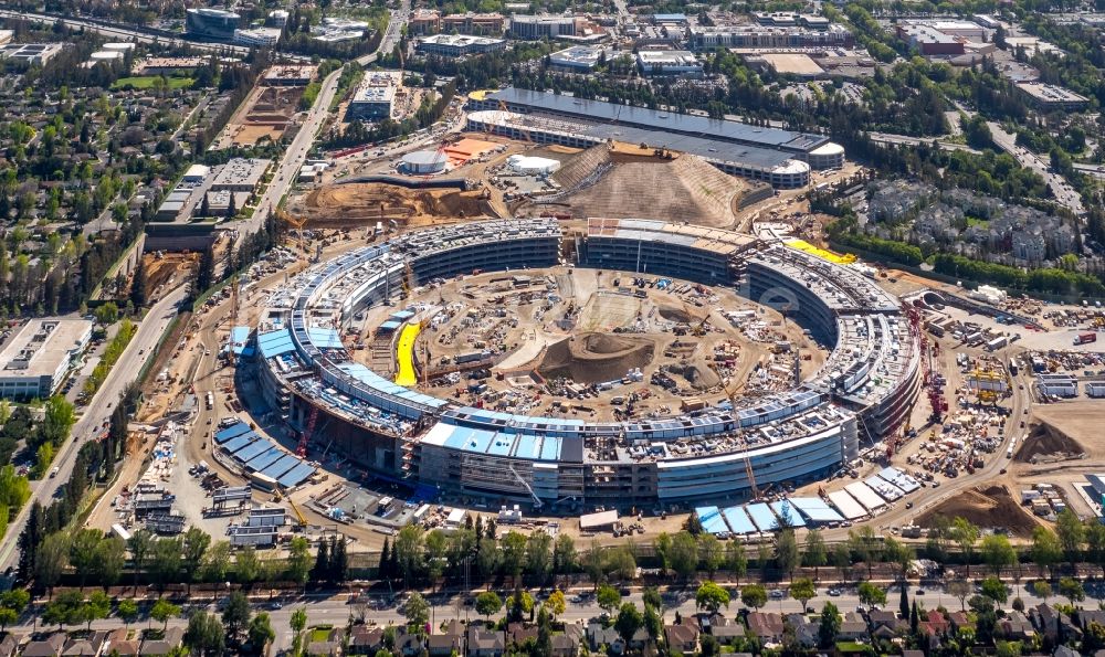 Luftbild Cupertino - Baustelle zum Neubau des neue Apple-Campus Spaceship Silicon Valley in Cupertino in USA