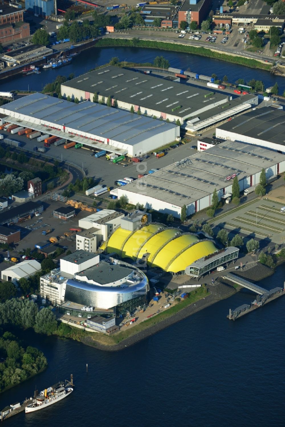 Luftbild Hamburg - Baustelle zum Neubau des neuen Musicaltheater von Stage Entertainment am Ufer der Elbe in Steinwerder in Hamburg