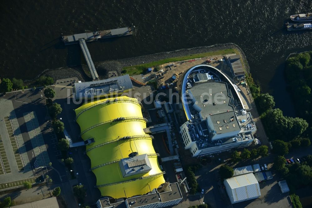 Luftbild Hamburg - Baustelle zum Neubau des neuen Musicaltheater von Stage Entertainment am Ufer der Elbe in Steinwerder in Hamburg