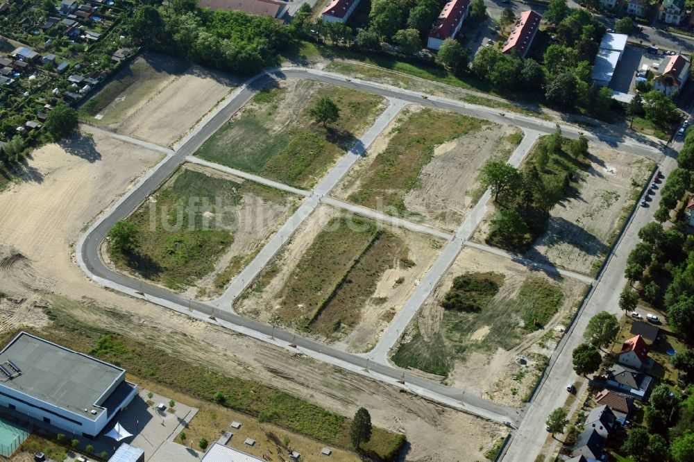 Stahnsdorf aus der Vogelperspektive: Baustelle zum Neubau eines neuen Wohngebietes an der Heinrich-Zille-Straße in Stahnsdorf im Bundesland Brandenburg