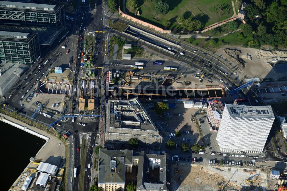 Luftaufnahme Berlin - Baustelle zum Neubau des Nord - Süd- Tunnels für die S-Bahn am Hauptbahnhof in Berlin Moabit