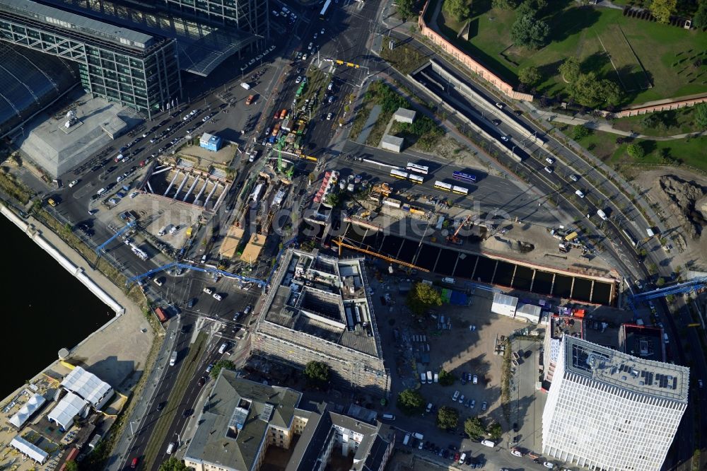 Luftbild Berlin - Baustelle zum Neubau des Nord - Süd- Tunnels für die S-Bahn am Hauptbahnhof in Berlin Moabit