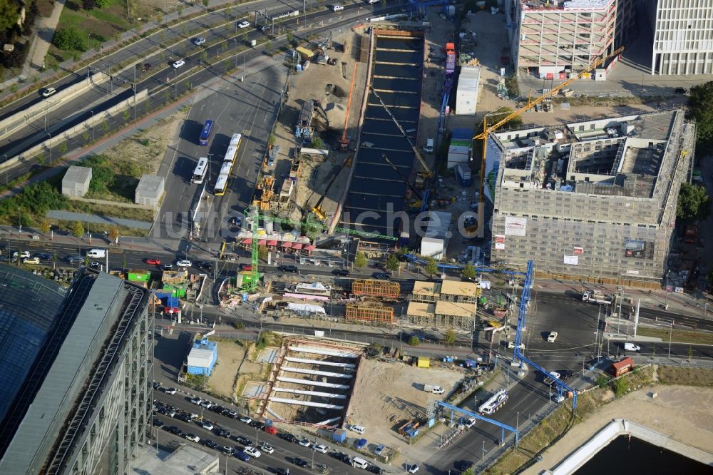 Luftaufnahme Berlin - Baustelle zum Neubau des Nord - Süd- Tunnels für die S-Bahn am Hauptbahnhof in Berlin Moabit