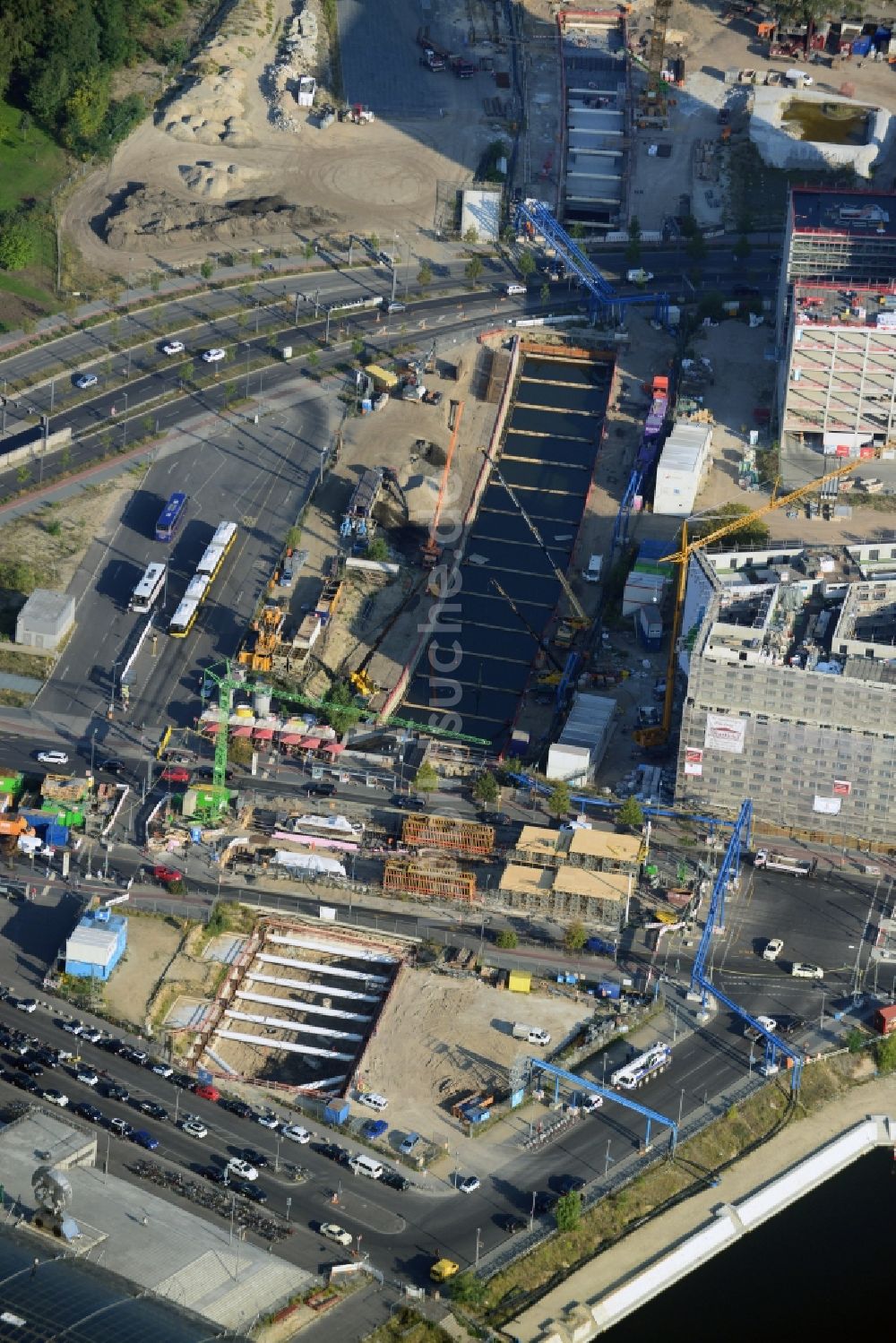 Luftbild Berlin - Baustelle zum Neubau des Nord - Süd- Tunnels für die S-Bahn am Hauptbahnhof in Berlin Moabit