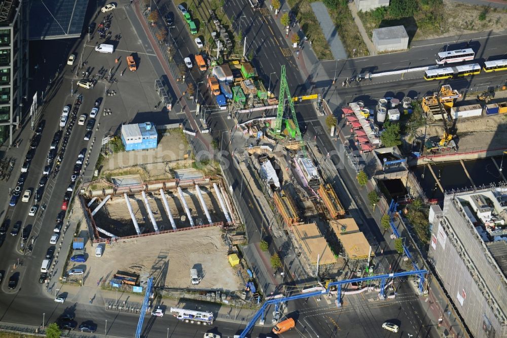 Berlin von oben - Baustelle zum Neubau des Nord - Süd- Tunnels für die S-Bahn am Hauptbahnhof in Berlin Moabit