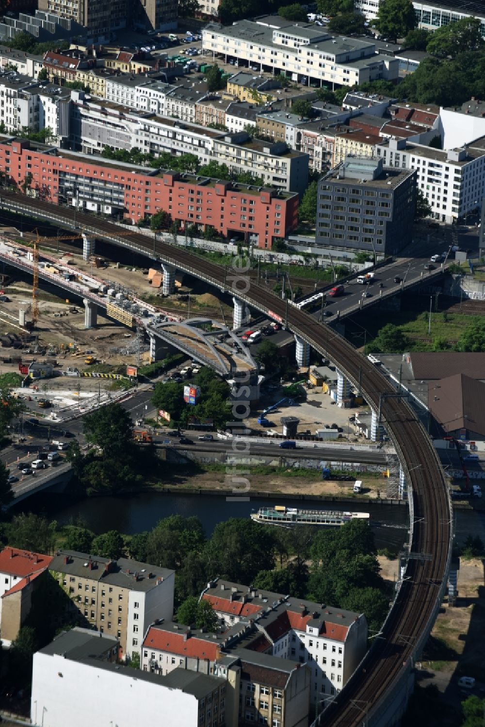 Berlin von oben - Baustelle zum Neubau der Nordring- Anbindung S21 der S-Bahn in Berlin