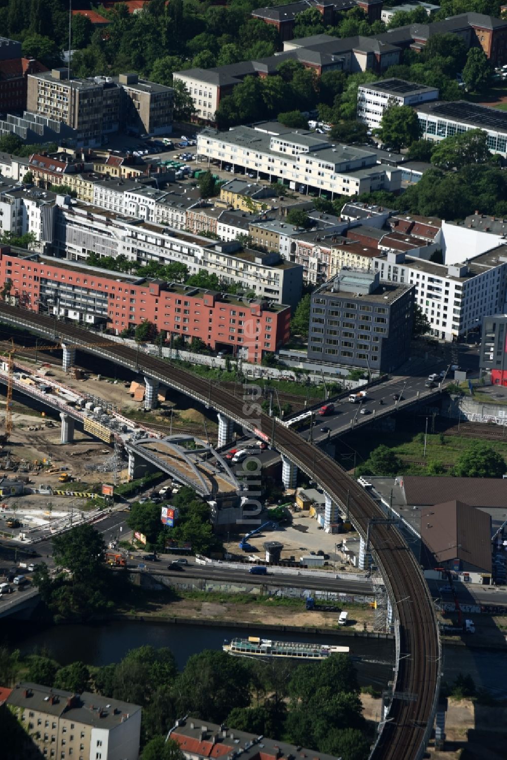 Berlin aus der Vogelperspektive: Baustelle zum Neubau der Nordring- Anbindung S21 der S-Bahn in Berlin