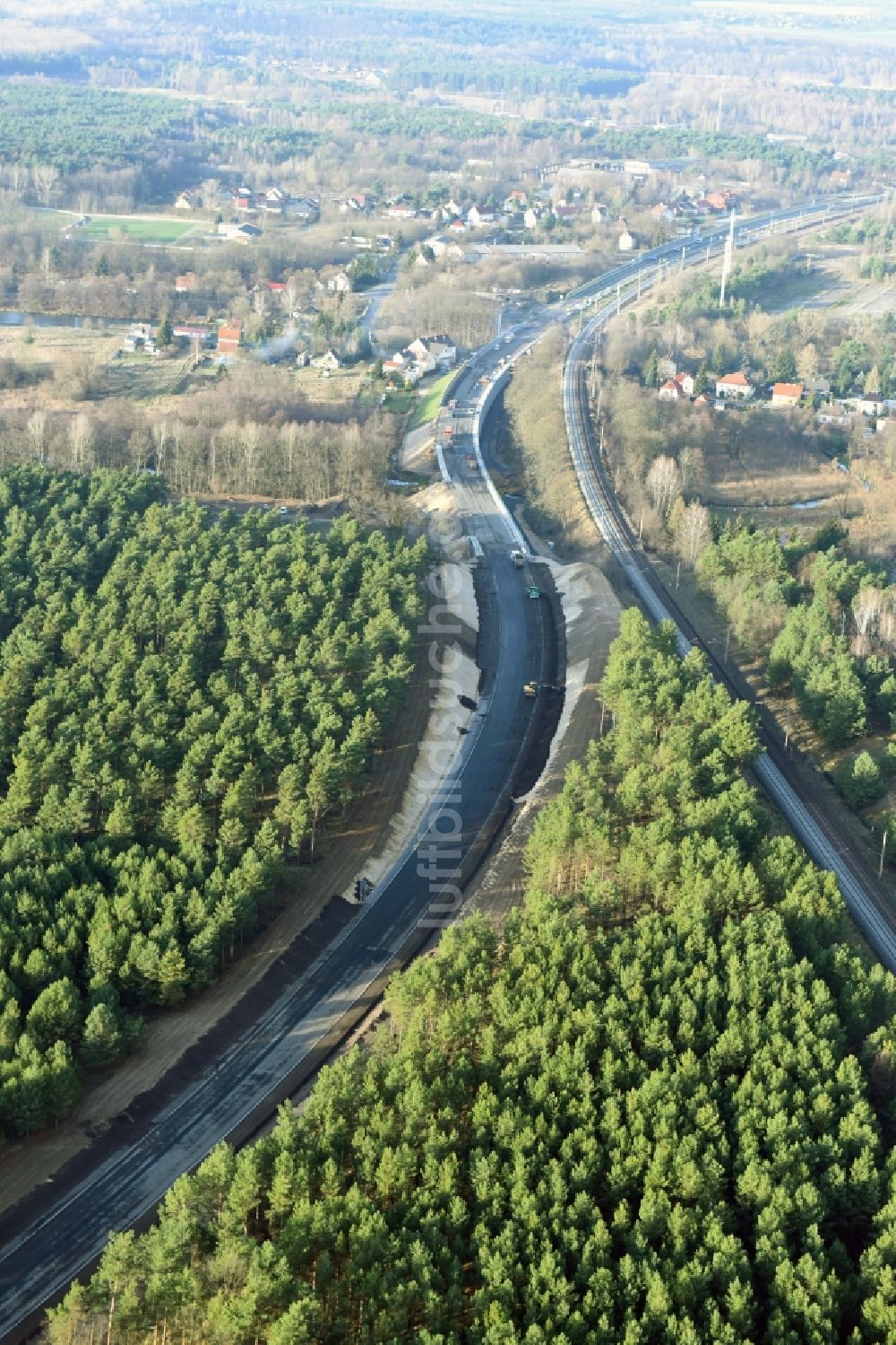 Luftbild Brieskow-Finkenheerd - Baustelle zum Neubau der OU Ortsumfahrung der Bundesstraße B112 in Brieskow-Finkenheerd im Bundesland Brandenburg