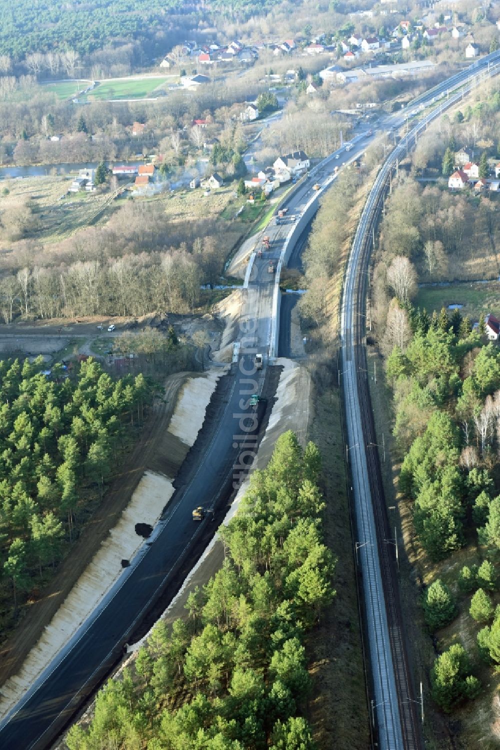 Luftaufnahme Brieskow-Finkenheerd - Baustelle zum Neubau der OU Ortsumfahrung der Bundesstraße B112 in Brieskow-Finkenheerd im Bundesland Brandenburg