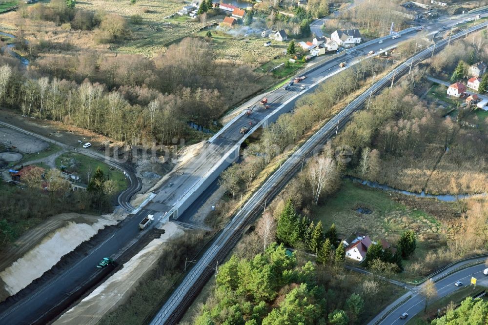 Brieskow-Finkenheerd von oben - Baustelle zum Neubau der OU Ortsumfahrung der Bundesstraße B112 in Brieskow-Finkenheerd im Bundesland Brandenburg