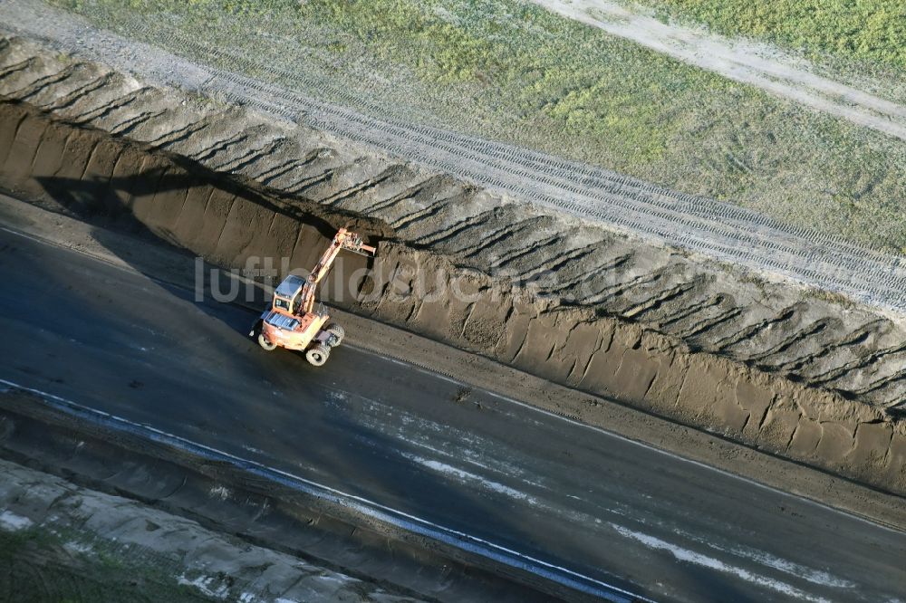 Brieskow-Finkenheerd von oben - Baustelle zum Neubau der OU Ortsumfahrung der Bundesstraße B112 in Brieskow-Finkenheerd im Bundesland Brandenburg