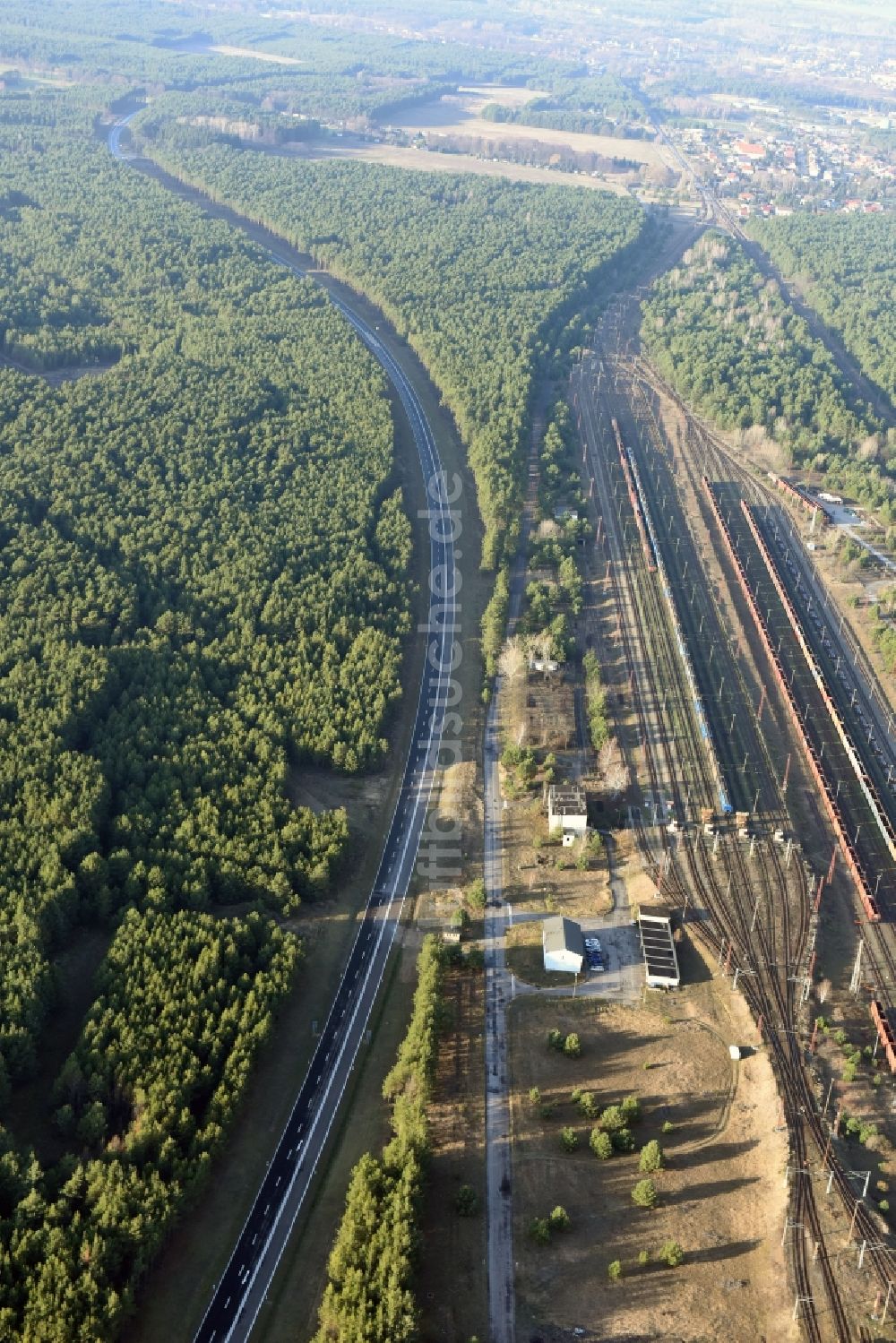 Brieskow-Finkenheerd von oben - Baustelle zum Neubau der OU Ortsumfahrung der Bundesstraße B112 in Brieskow-Finkenheerd im Bundesland Brandenburg