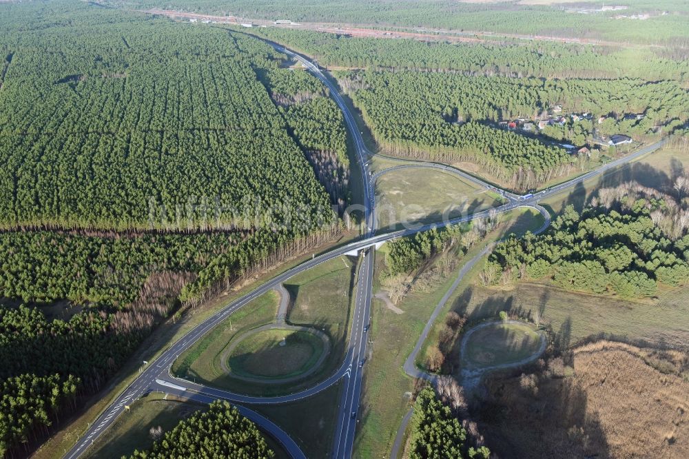 Brieskow-Finkenheerd aus der Vogelperspektive: Baustelle zum Neubau der OU Ortsumfahrung der Bundesstraße B112 in Brieskow-Finkenheerd im Bundesland Brandenburg