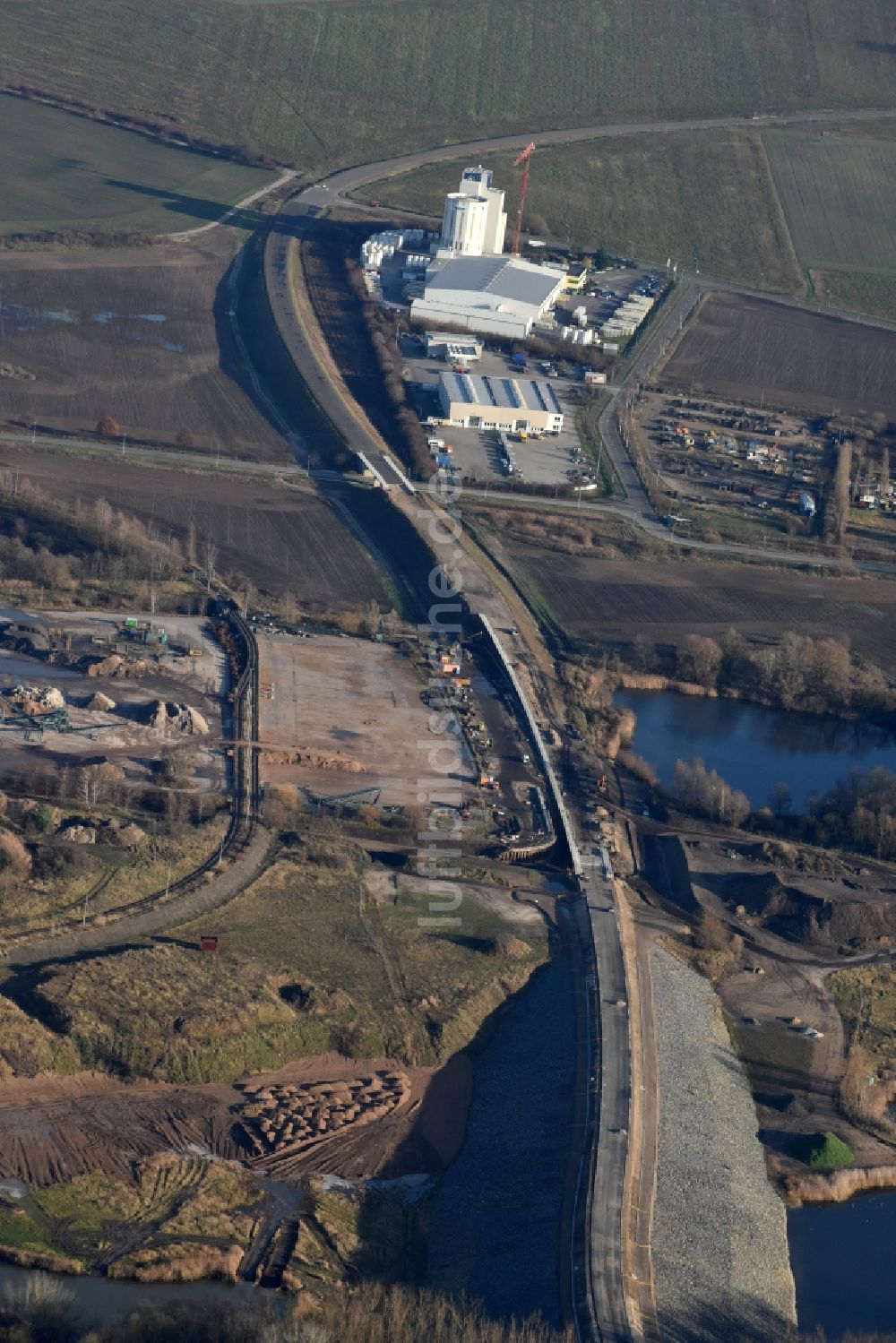 Herzfelde von oben - Baustelle zum Neubau der OU Ortsumgehung der Bundesstraße B 1n Herzfelde im Bundesland Brandenburg