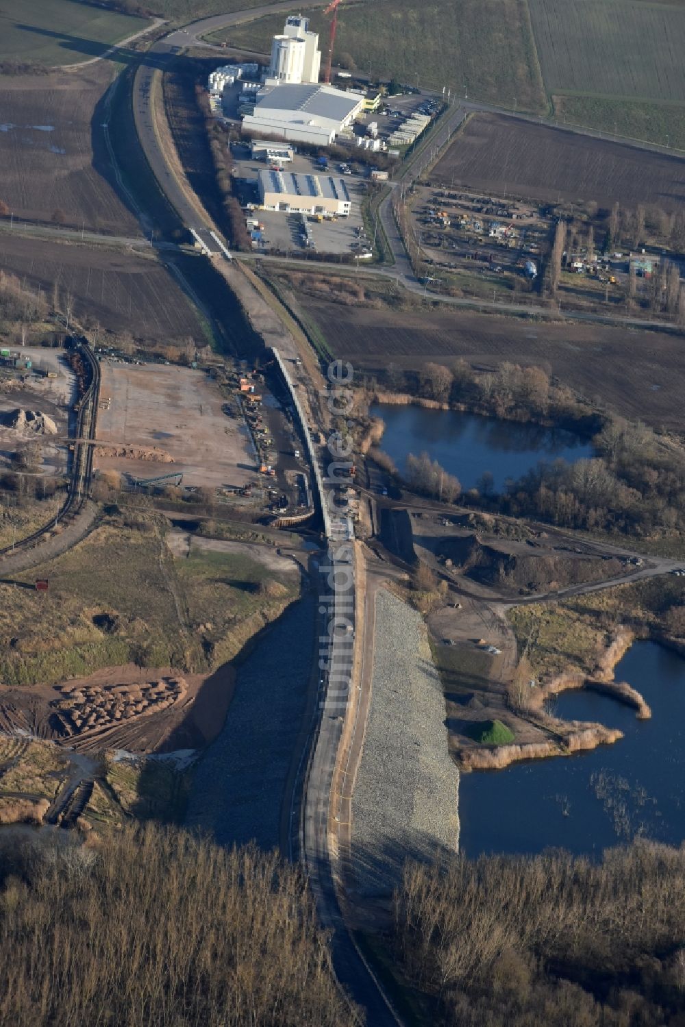 Herzfelde aus der Vogelperspektive: Baustelle zum Neubau der OU Ortsumgehung der Bundesstraße B 1n Herzfelde im Bundesland Brandenburg