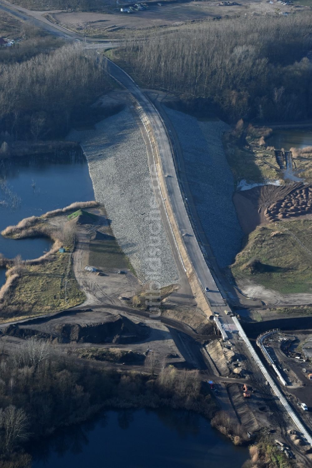 Herzfelde aus der Vogelperspektive: Baustelle zum Neubau der OU Ortsumgehung der Bundesstraße B 1n Herzfelde im Bundesland Brandenburg