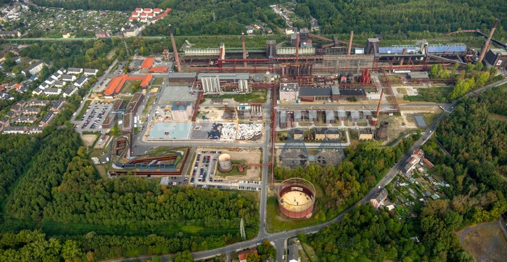 Essen aus der Vogelperspektive: Baustelle zum Neubau eines Parkhauses in Essen im Bundesland Nordrhein-Westfalen, Deutschland