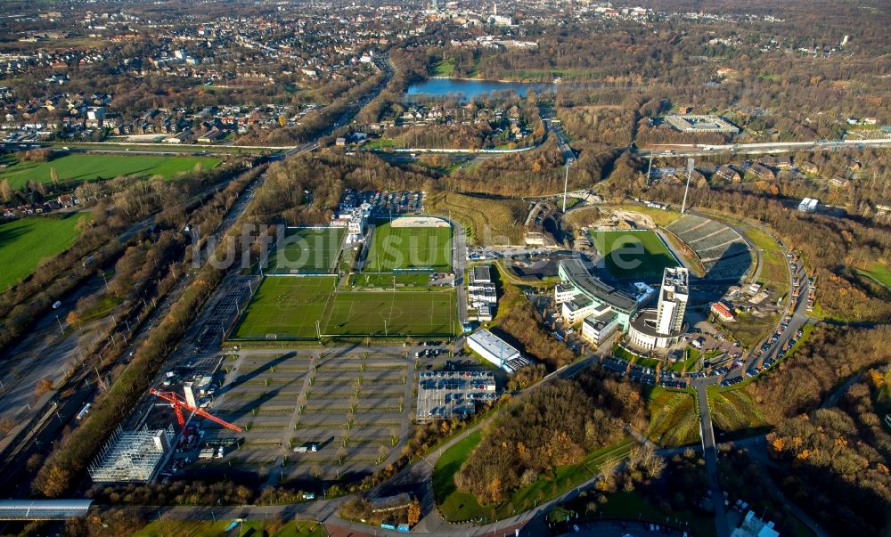 Luftaufnahme Gelsenkirchen - Baustelle zum Neubau eines Parkhauses auf dem Parkplatz der Veltins Arena in Gelsenkirchen im Bundesland Nordrhein-Westfalen